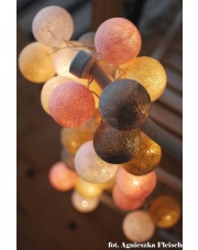 Kompozycja kolorowych kul LED Pastels by Pretty Pleasure Cotton Ball Lights