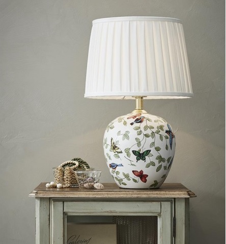 Duża ceramiczna lampa stołowa Mansion marki Markslojd
