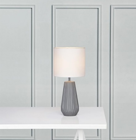 Elegancka ceramiczna szara lampa stołowa Nicci marki Markslöjd